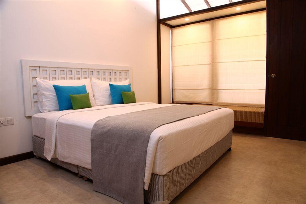 Blue Oceanic Beach Hotel Negombo Exterior photo
